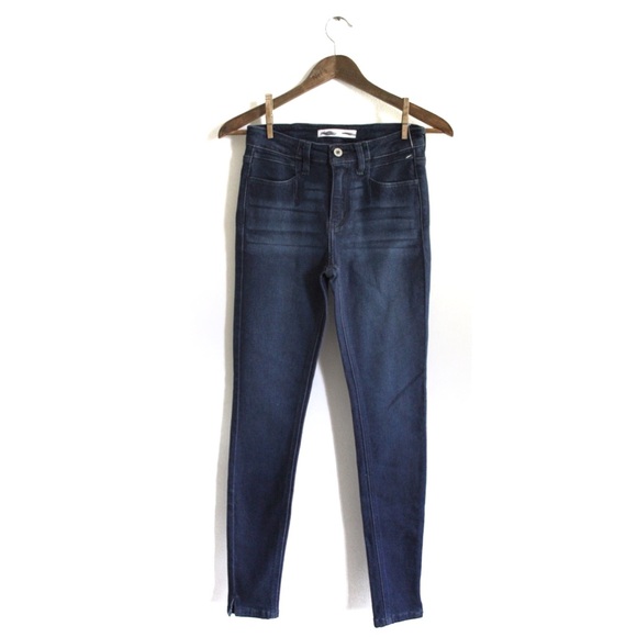 KanCan NWOT Dark Wash Skinny Mid Rise Jeans 24 00 - Picture 4 of 12